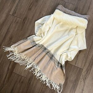 Chunky Neck Poncho
